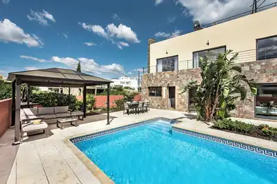Image de Casa Tembo - A/C ~ Fibre Wi-Fi ~ Sleeps 8 ~ Close to beach and Town