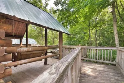 Image de Rustic Cabin in Bloomington with Views