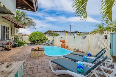Image de Cas Amigos Villa - Ultimate 4-bedroom getaway, situated close to Eagle Beach.