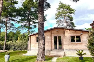 Image de Chalet au Calme Avec Piscine et Grand Jardin
