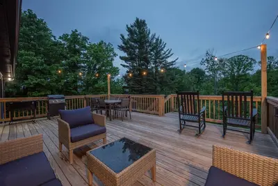 Image de Huge Deck - Game Room - Grill - Family Friendly