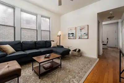 Image de Flexhome Ukrainian Village 2br D2