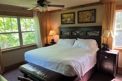 Image de October 13-20 only. Perfect fall getaway with a free waterpark!