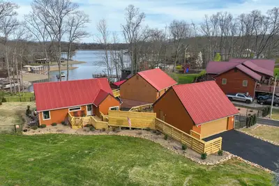 Image de Luxury Lake Front Stay in Johnson City, Tn!