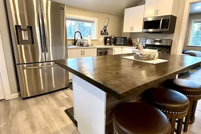 Image de Cozy Alaskan Escape Dawn Dr