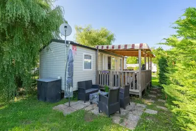 Image de Mobil Home 'Mobil Home La Palmyre 4etoiles' avec Terrasse Privée, Jardin Privé et Climatisation