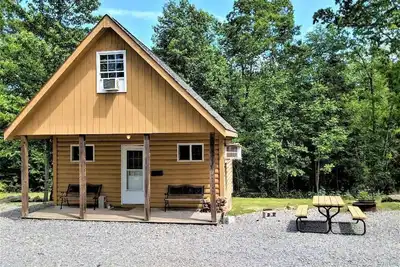 Image de Sleeps up to 8, kitchenette, full bathroom, air conditioned/heated, free WiFi