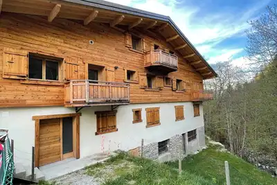Image de Appartement Neuf et Cosy Deux Chambres Dans Chalet de 2024