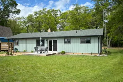 Image de Lakefront Cottage on Washington Lake with Channel Access to Shawano Lake…