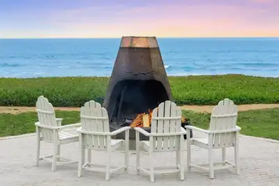 Image de Coastal Stay Along Highway 101 | Oceanfront Retreat w/ Heated Pools