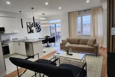 Image de Step into a world of luxury and comfort in our Niagara home