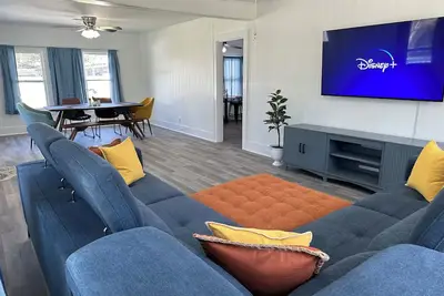 Image de Beautiful Home In Baytown Heights