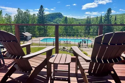 Image de Newly Remodeled Fireplace Studio Ski-in/Ski-Out Condo-Balcony, Pool & Hot Tub