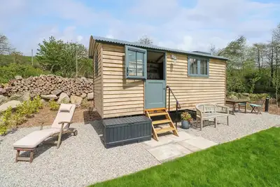 Image de Lowena, romantic, with a garden in New Mill