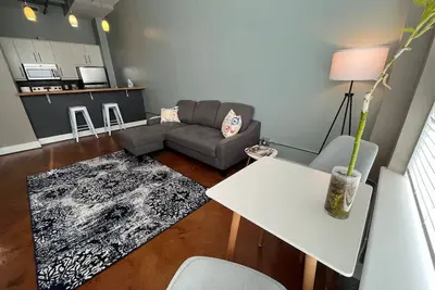 Image de Luxe 1st Floor Apt: Walk to Breweries, Town, Food