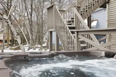 Image de Pocono Luxe Getaway with Hot Tub