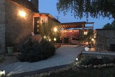 Image de Maison familiale traditionnelle périgourdine. Au calme en pleine nature