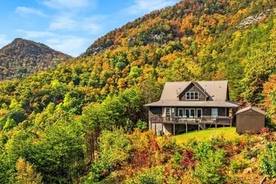 Image de 4br*Hot Tub*Incredible Views+Privacy! Pet Friendly