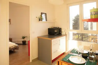 Image de Charming apartment, quiet, vue on a parc, two steps from La Défense, Paris!