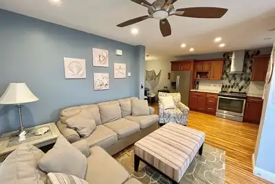 Image de Spacious Beach Condo in Seaside!