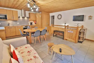 Image de Wifi, 250m du centre station, Rez-de-chaussée, parking, télévision, casier à ski, 60m², Les Gets