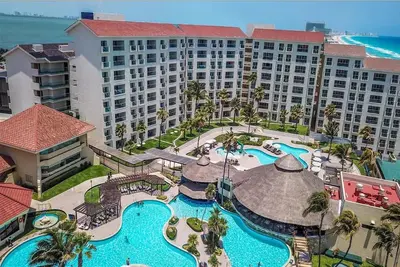 Image de Hotel Emporio CancĂşn a pie de Playa en la Zona Hotelera del Caribe Mexicano