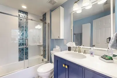 Image de Remodeled house in San Marco steps from San Marco Square and Riverwalk