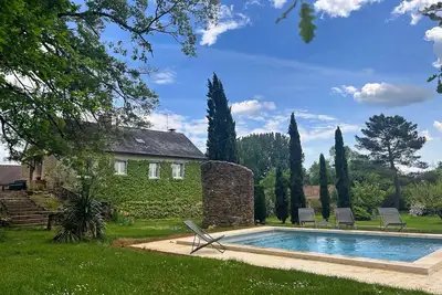 Image de La Clé des Champs à Barbat, Maison Pleine Nature avec Piscine dans Parc Arboré
