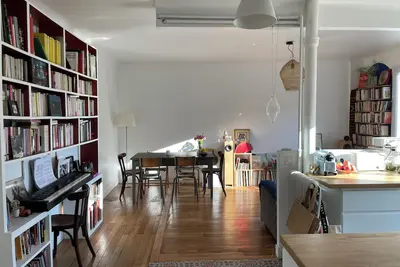 Image de Bright, spacious apartment close to the canal and the parc de la Villette!