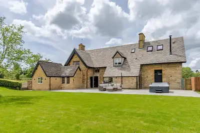 Image de Old Laundry - a sudeley castle cottage that sleeps 12 guests in 6 bedrooms