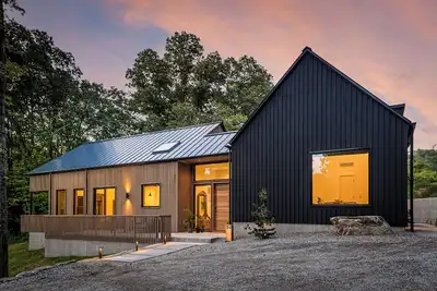 Image de Architect-Designed 3br Forest Retreat Near Asheville