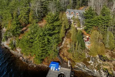 Image de Great 5 bed 4 bath cottage on Fairy Lake - Sw Exposure! Sauna!