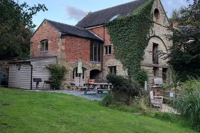 Image de 16th Century water mill, a perfect place for meeting up with friends and family.
