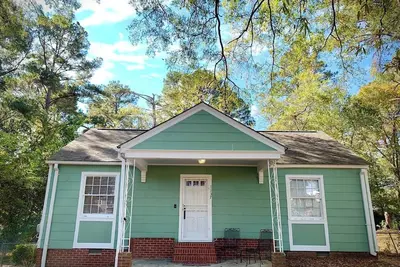 Image de Mockingbird House 3 Bedroom, 2 Bath home in North Fondren