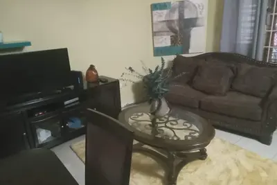 Image de 5 minutes from Bob Marley Museum! Central Location in Kingston, Jamaica
