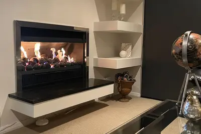 Secluded Bays Home Close to Everything