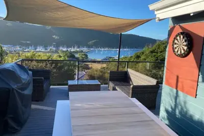 Image de Marina views retreat w\/artist guest studio