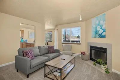 Image de Beautiful 2br Apt 1 â‘ Balcony â‘ Free Parking â‘ Keurig â‘ Near Attractions