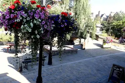 Apartment overlooking the river in the heart of Hebden Bridge - Pet friendly!