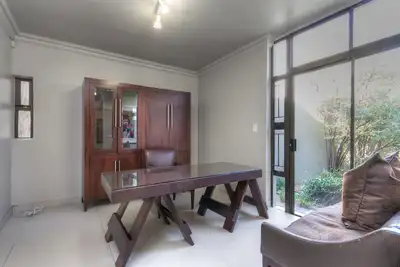Image de Cozy stay in the heart of Sandton, with a housecleaner at your disposal