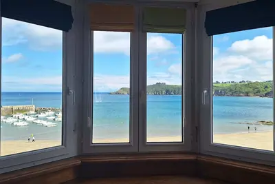 Image de Face a la mer, avec terrasse ensoleillee, Brehec