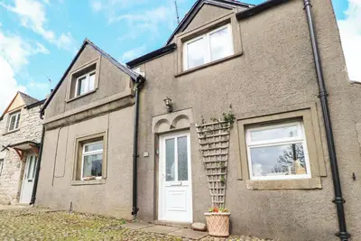 Stork Cottage, pet friendly, with open fire in Glasson