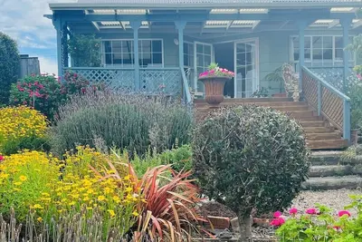 Image de Beachfront, peaceful cosy cottage, beautiful sunrises, a relaxing escape.