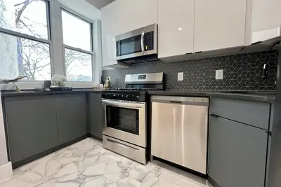 Image de Nyc Paradise near metro with 3 baths - parking - laundry