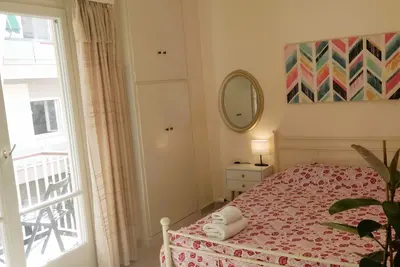 Image de Next to Metro! Bright Apartment with Fully Equipped Kitchen