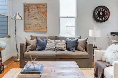 Image de Live Like a San Franciscan in Hayes Valley, with Parking\n\n