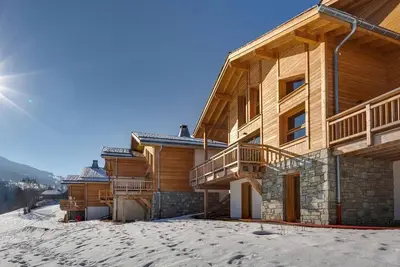 Image de Chalet, wifi, 200m du centre station, vue montagne, remise en forme, piscine, sauna, hammam