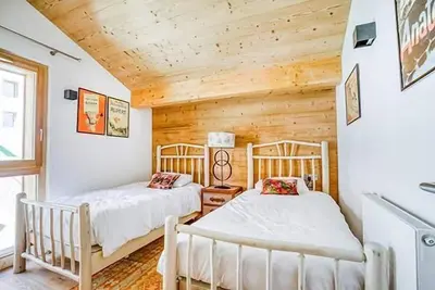 Image de Chalet, wifi, vue montagne, remise en forme, piscine, sauna, hammam, terrasse, balcon, télévision