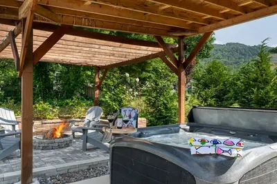 Image de Look No Further. . . Your Asheville Vacay 5 Star Home! 828 Strong!