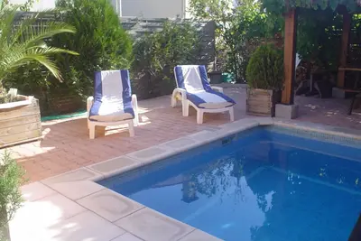 Bas De Villa Avec Piscine Privee Sur St Raphael Proche Plage Et Commerces
